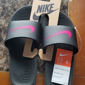 NWT🏷🏷 WOMENS NIKE KAWA SLIDES